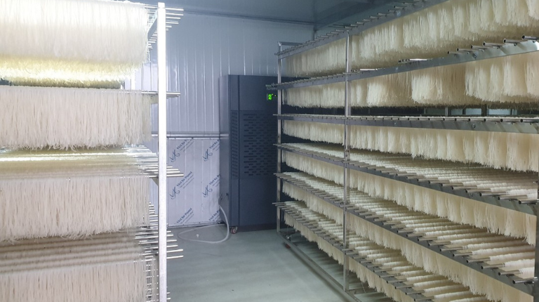 Giải pháp sấy và bảo quản bún, miến, phở khô bằng máy hút ẩm